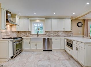 410 Stony Brook Dr, Bridgewater Twp., NJ 08807