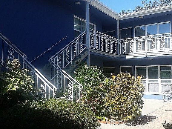 2nd image of 11284 Montana Ave