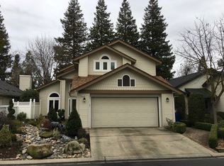 9118 N Woodlawn Dr, Fresno, CA 93720