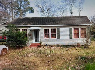 215 E Bertheaud Ave, Opelousas, LA 70570