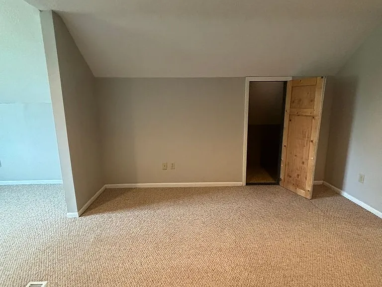 414 E Main St — Photo 31