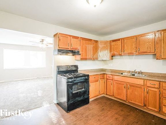 5th image of 16403 Marshfield Ave