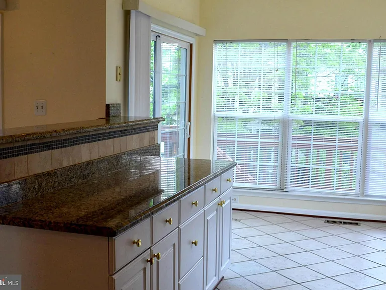 6863 Drifton Ct — Photo 8