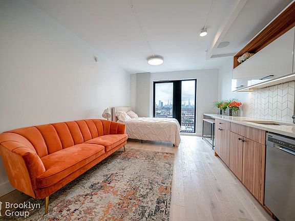 3rd image of 54 W 125th St #3003