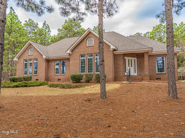 12 Wildwood Ln, Foxfire Village, NC 27281