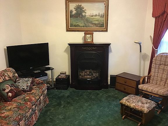 4th image of 10247 Hall Ave