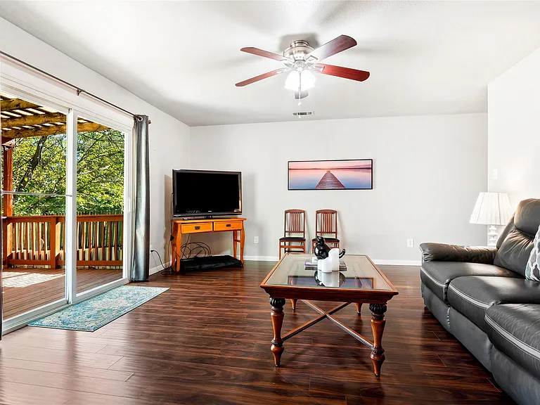 7203 Barnsdale Way — Photo 5