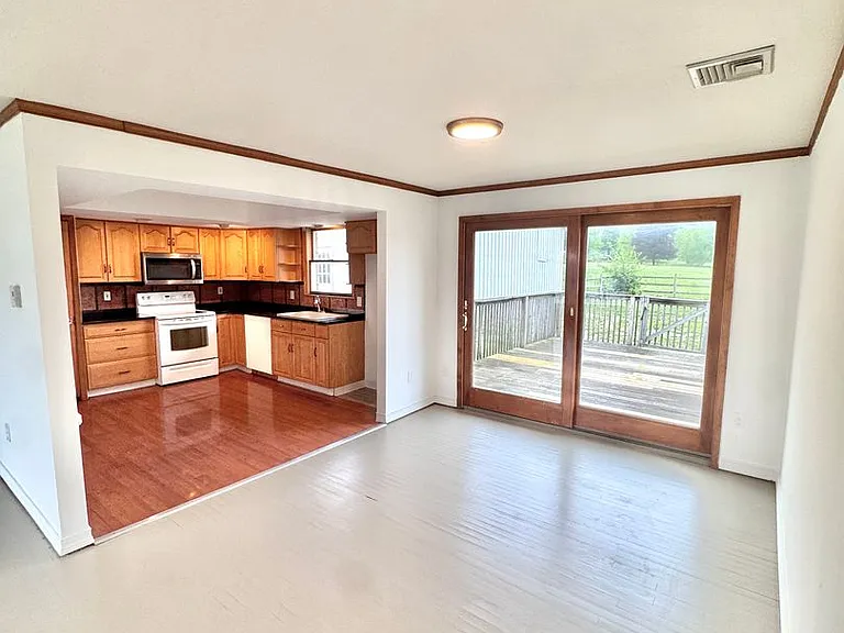 8325 Schantz Rd — Photo 6