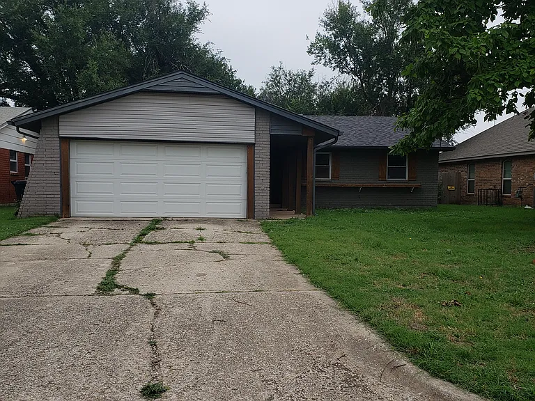 504 N Bath Ave — Photo 1
