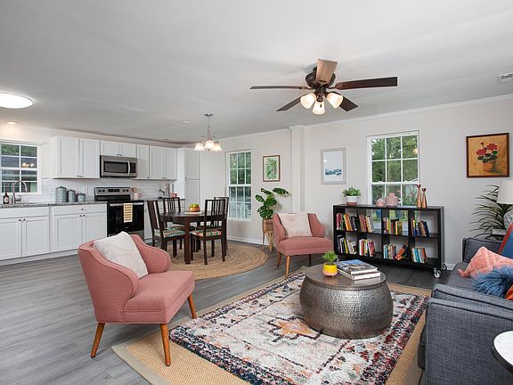 4th image of 2606 Hinson Dr