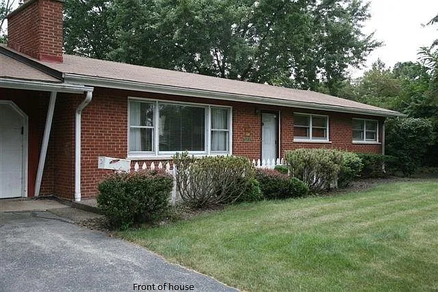 1811 Walnut Cir photo 1
