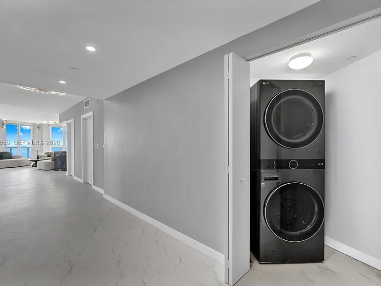 6365 Collins #3901 — Photo 32