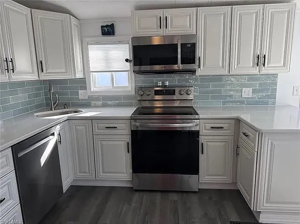 11541 Cardiff Dr, Fort Myers, FL 33908