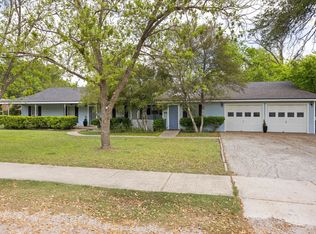 610 W 1st St, Hico, TX 76457