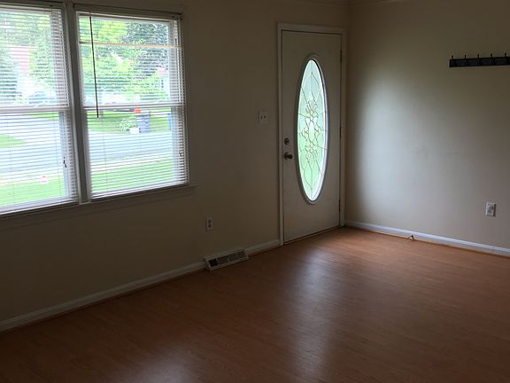4th image of 122 Halifax Ave