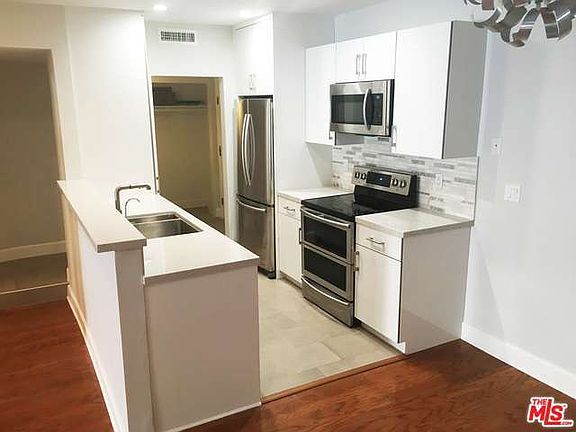 5th image of 521 Montana Ave APT 111