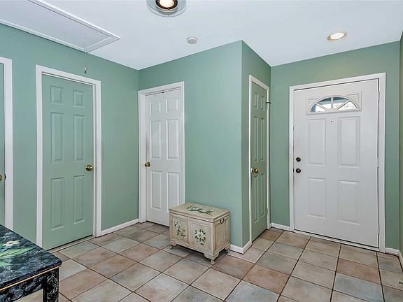 4th image of 10 Windmill Gate Dr