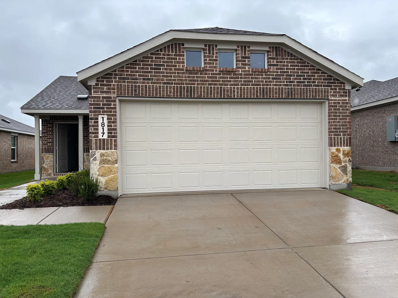 3 bed, 1451 sqft, $2,200 — Photo 1