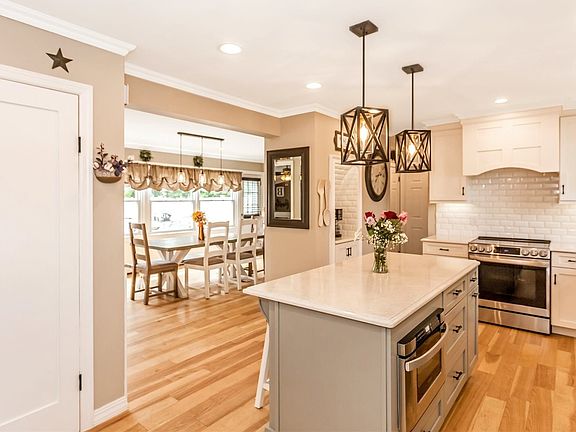 4th image of 28 Rainbow Ln