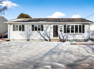 916 Charles St, Little Chute, WI 54140