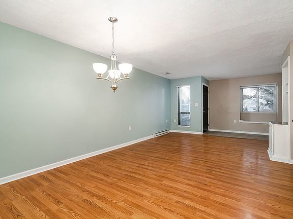 5th image of 59 Strawberry Ln