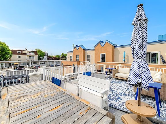 4th image of 9609 Ventnor Ave APT B1