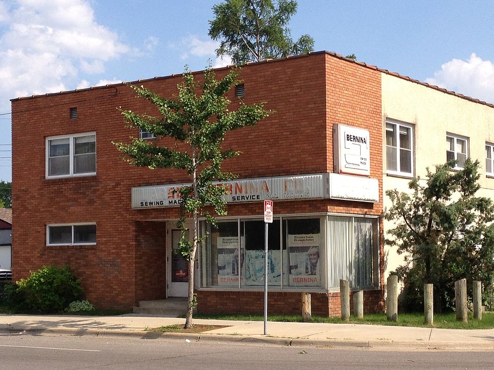 2701  E 38th St corner 
