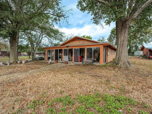 21360 Southwind Dr, Chandler, TX 75758