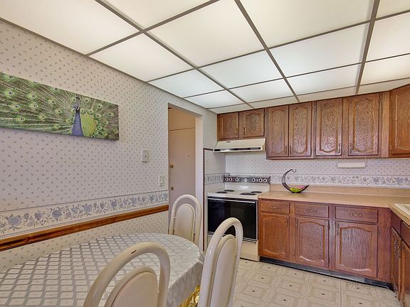 5th image of 9078 Heathwood Dr #2E