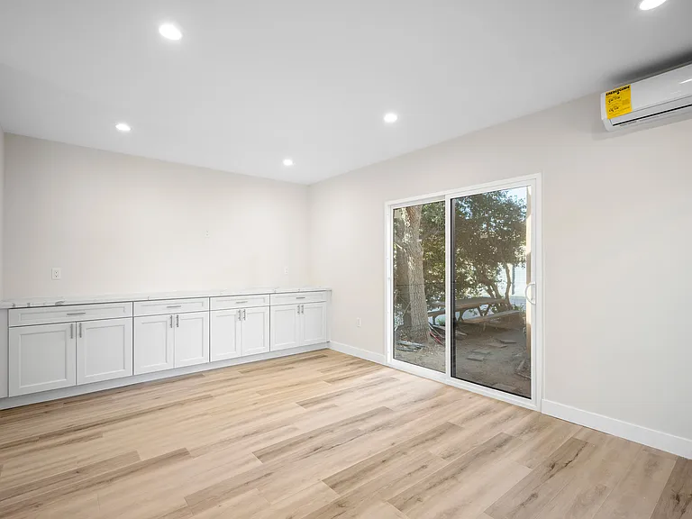 417 Riverdale Dr #C — Photo 4