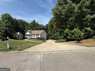 4098 Parks Rd, Flowery Branch, GA 30542