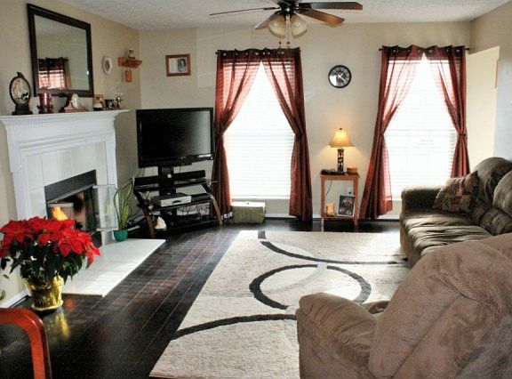 3rd image of 670 Poppy Ln