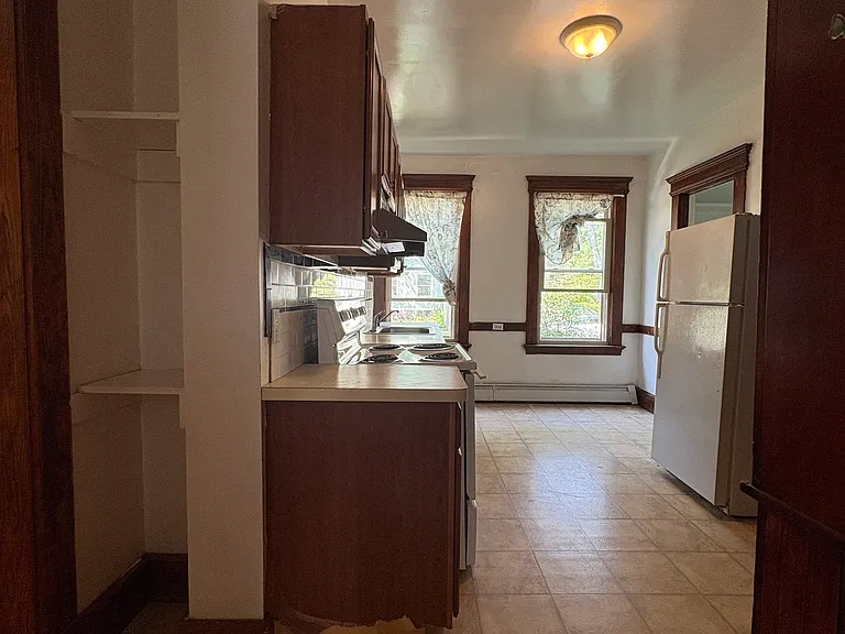 155 Norton St #1 — Photo 9