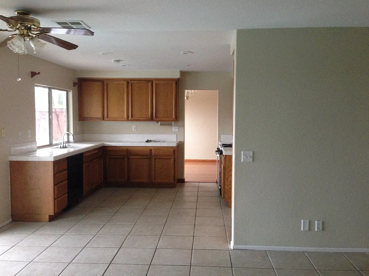 3bd/2.5ba POOL Home - Forest Oaks Way! — Photo 4