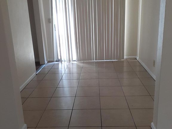 3rd image of 1220 N Shore Dr