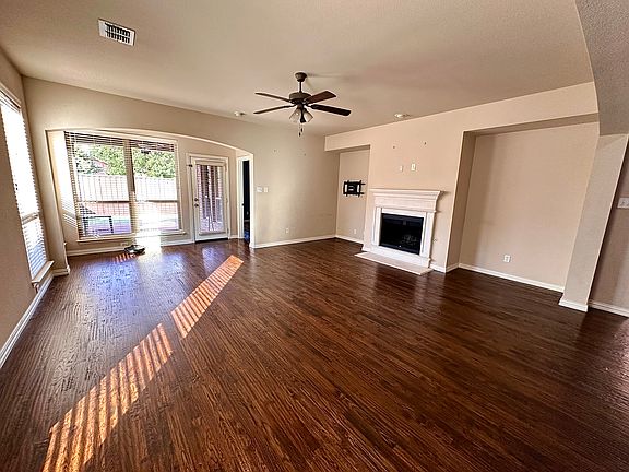 4th image of 2117 Willard Dr