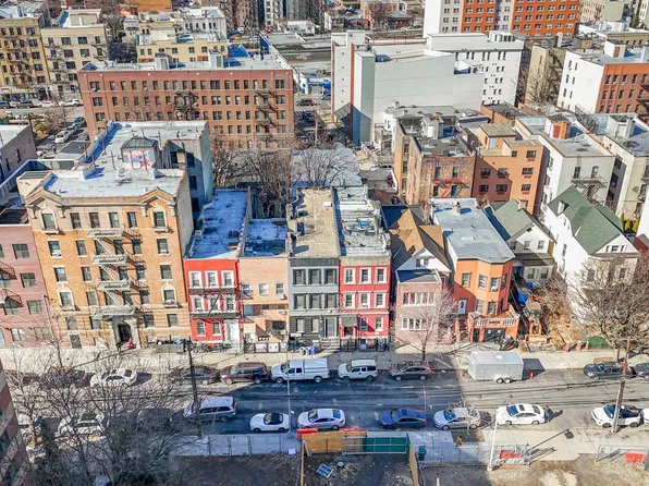 2243 Bathgate Avenue image 24 of 24