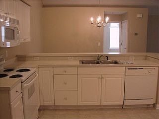 3rd image of 402 Heritage Club Dr