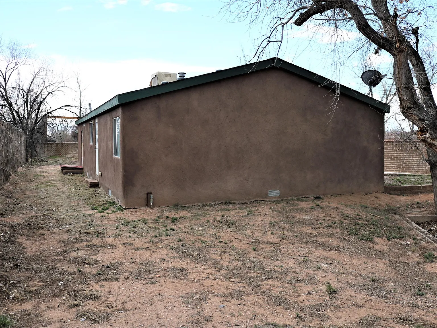 3 bed, $1,600 — Photo 2