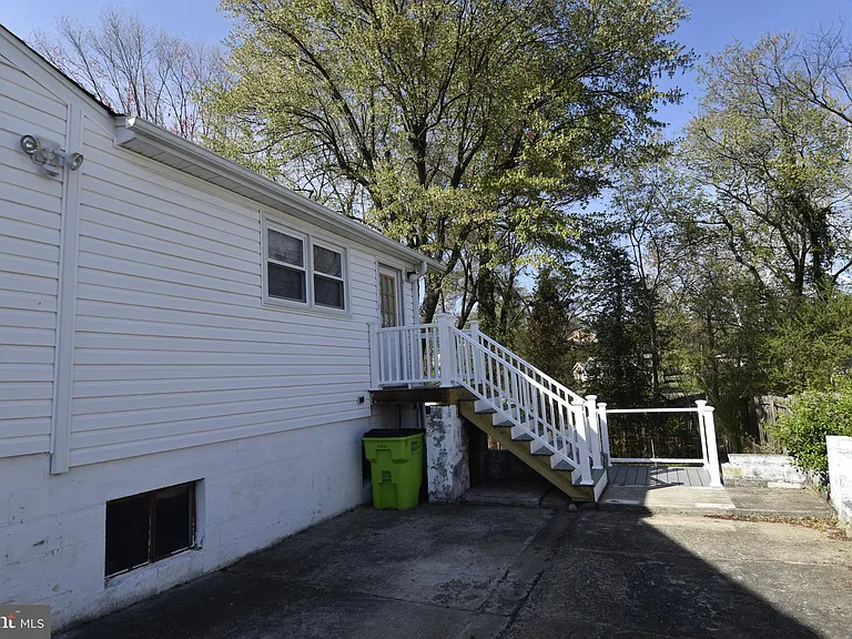 3931 Dominion Dr — Photo 8