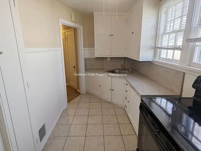 2761 Van Buren Ave #DOWN — Photo 5