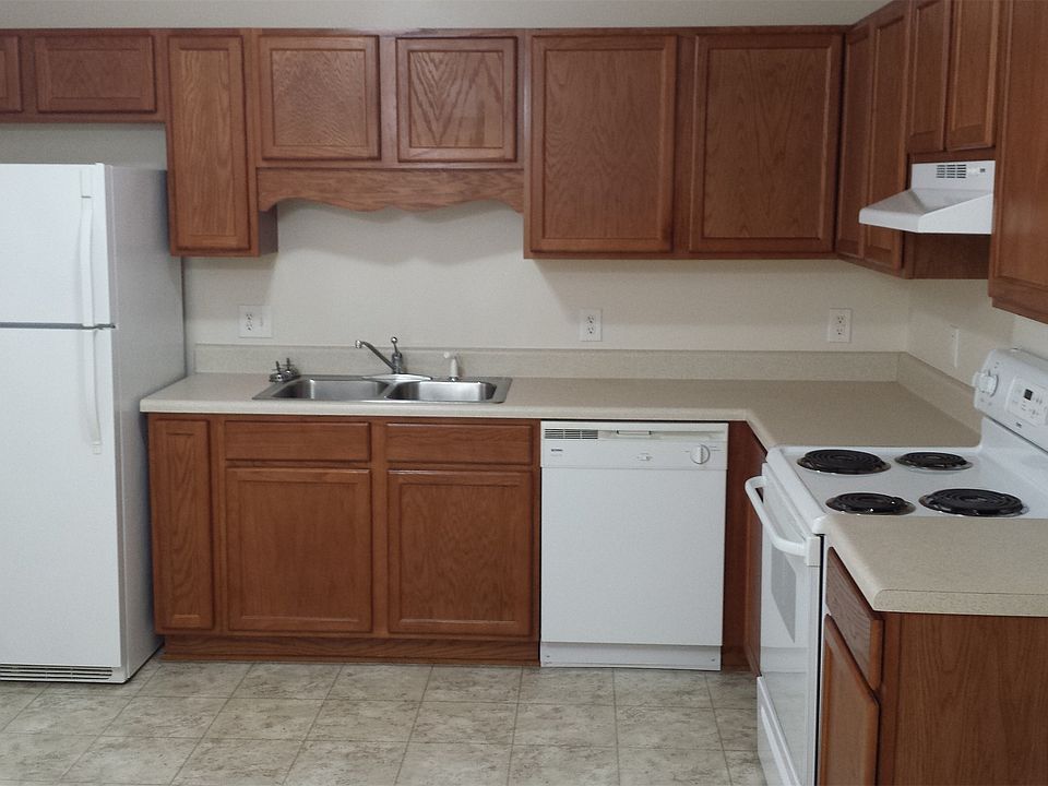 2nd image of 402 Davidson St