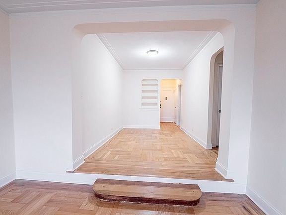 5th image of 2190 Boston Rd APT 5M