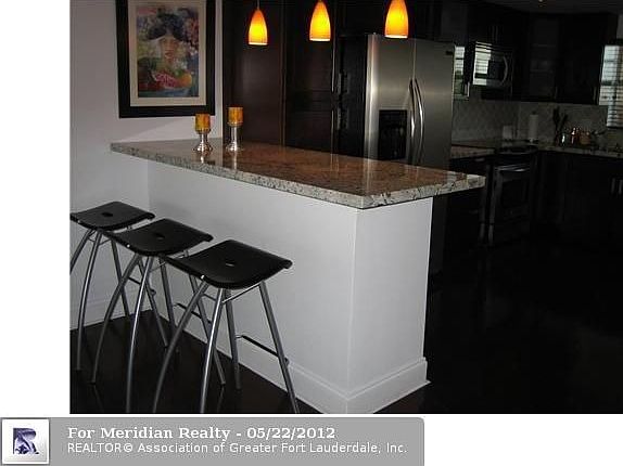 4th image of 3051 NE 48th St APT 603