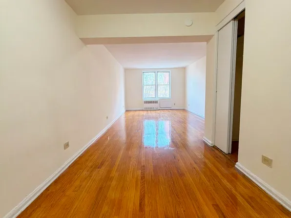 82-24 135th St #1, Jamaica, NY 11435