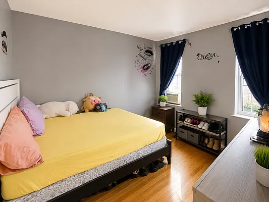 Bedroom, photo 1