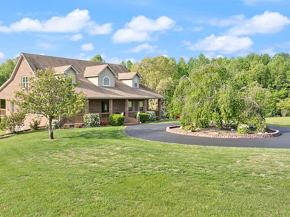 3rd image of 556 Murphy Ln