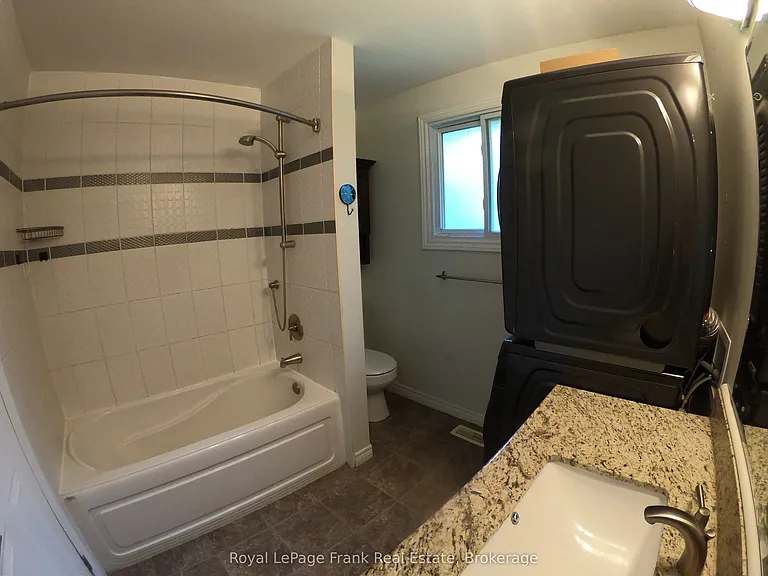 1167 Weller St #MAIN FLOOR — Photo 19