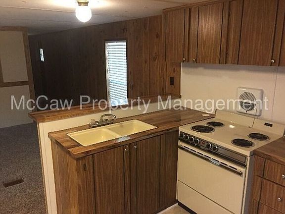 3rd image of 1624 Woodview Dr