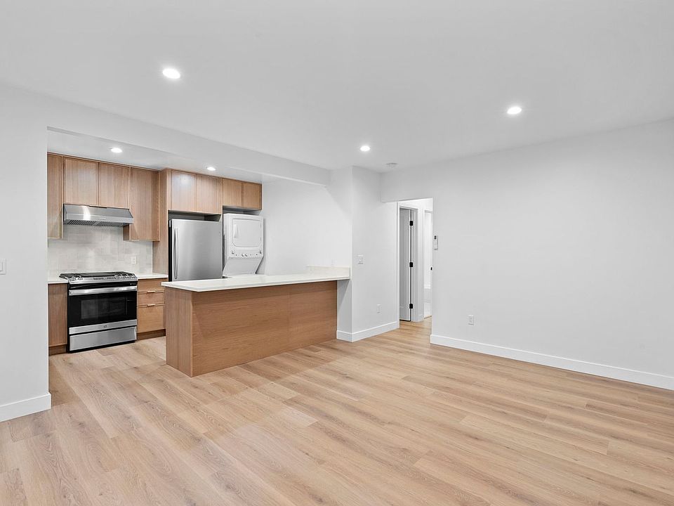 1st image of 526 Lime Ave #B